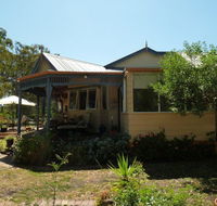 Lilys by the Lake - Raymond Island Accommodation - Holiday Sunshine Coast