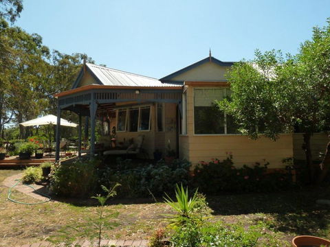 Lilys By The Lake - Raymond Island Accommodation - Sunshine Coast Tourism 0