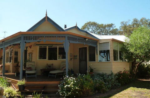 Lilys By The Lake - Raymond Island Accommodation - Sunshine Coast Tourism 1