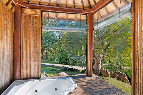 Limpinwood Lodge - Sunshine Coast Tourism 0