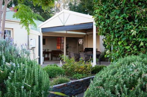 Linfield Cottage - Sunshine Coast Tourism 0