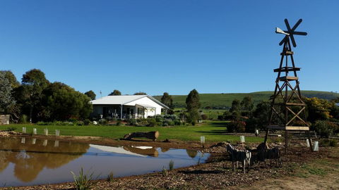 Linger Longer Cottages - Sunshine Coast Tourism 0