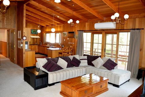 Lisieux - Sunshine Coast Tourism 0