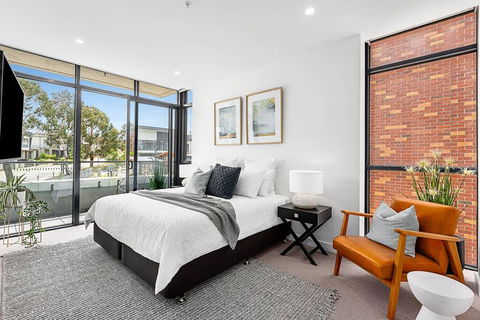 Luxe 101 @ Martha Cove Waterfront Luxury On The Marina, Walk To Beach - Sunshine Coast Tourism 3
