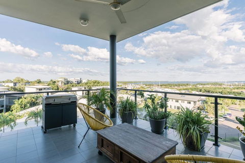 Luxury & Location - Sea Views With Modern Class ! - Holiday Sunshine Coast 1
