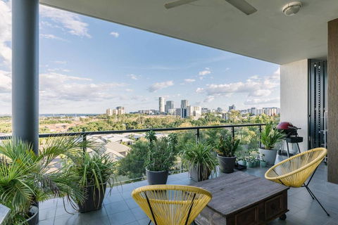Luxury & Location - Sea Views With Modern Class ! - Holiday Sunshine Coast 2