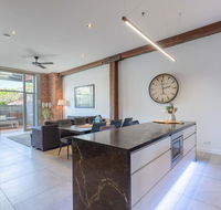 Luxury 3 brm 2 bath Woolstore apt with Courtyard - Sunshine Coast Tourism