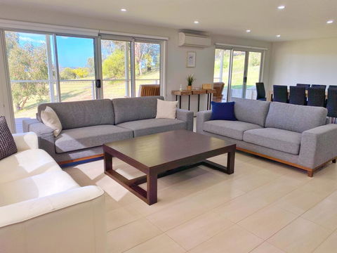 Luxury 3BR Home With KING Bed Metung - Sunshine Coast Tourism 0