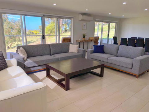 Luxury 3BR Home With KING Bed Metung - Sunshine Coast Tourism 3