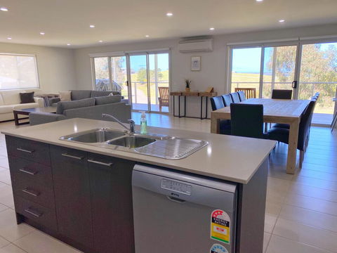 Luxury 3BR Home With KING Bed Metung - Sunshine Coast Tourism 2