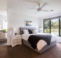 Luxury Escape in Ocean Grove - Holiday Sunshine Coast