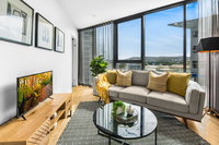 Luxury Inner-city Pad with Pool Gym and Sauna