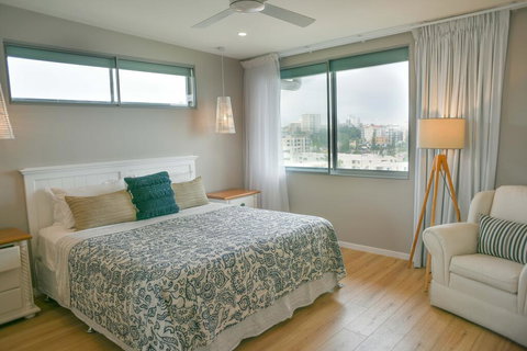 Luxury Kings Beach PenthouseLarge Outdoor Balcony, Ocean Views, 2 Mins To Beach - Holiday Sunshine Coast 3