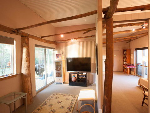 Lyrebird Studio Hideaway In The Watagans - Be At One With Nature - Sunshine Coast Tourism 1