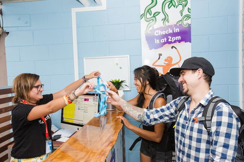 Mad Monkey Backpackers Waterfront - Holiday Sunshine Coast 0