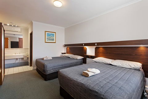 Maffra Motor Inn - Sunshine Coast Tourism 3