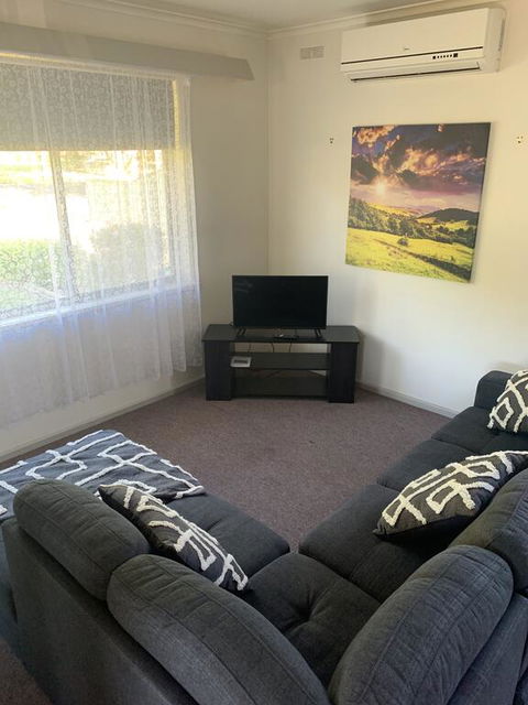Maffra Short Stay-Thomson House - Sunshine Coast Tourism 3