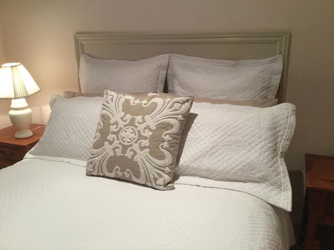 Magnolia Cottage - Holiday Sunshine Coast 1