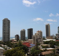Main Beach Apartment at The Meriton