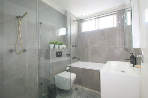 Main Stay 8, 1 Main Street - Sunshine Coast Tourism 3