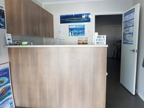 Main Street Motel - Sunshine Coast Tourism 3