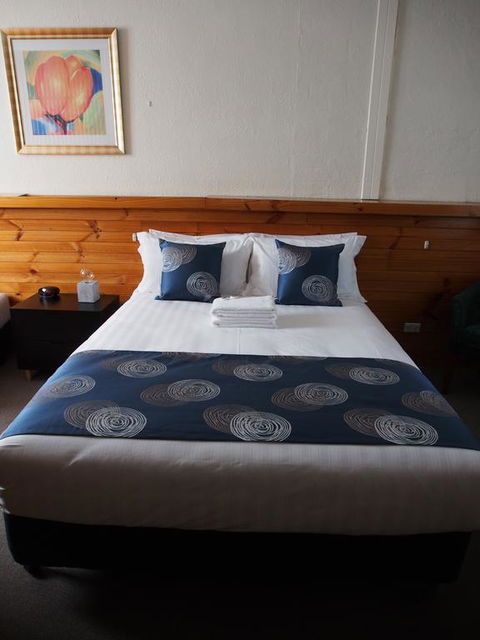 Majestic Motel - Sunshine Coast Tourism 3