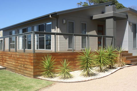 Malbecs - Sunshine Coast Tourism 0