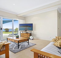 Mamorhomy - beachfront spacious apartment - Sunshine Coast Tourism