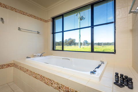 Mandalay Villas - Villa 1 - Sunshine Coast Tourism 3