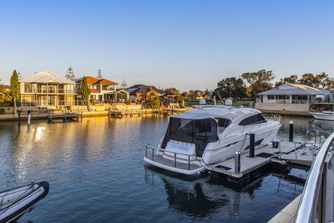 Mandurah Canals, Casa Marina - Sunshine Coast Tourism 1
