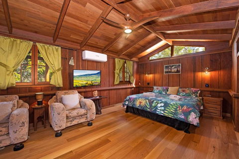 Mango Lodge At River Heads - Sunshine Coast Tourism 1