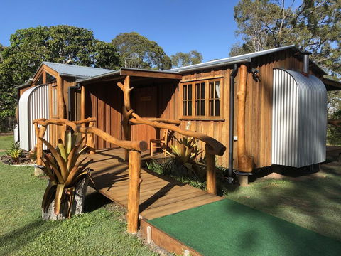 Mango Lodge At River Heads - Sunshine Coast Tourism 0