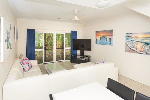 Mango Tree Private Apartments - Holiday Sunshine Coast 0