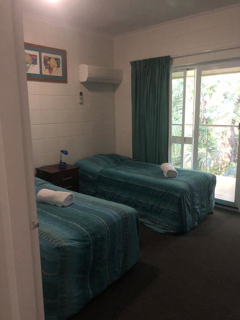 Mango Tree Private Apartments - Holiday Sunshine Coast 1