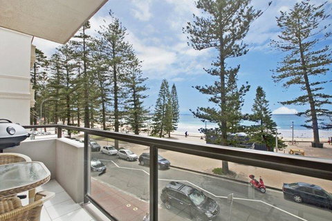 Manly Sandgate By The Beach - Holiday Sunshine Coast 0