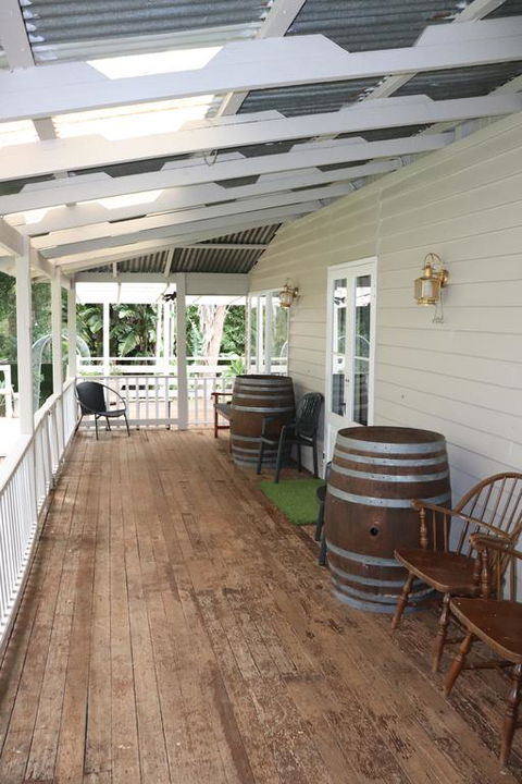 Mapleton Falls Farm House - Holiday Sunshine Coast 1