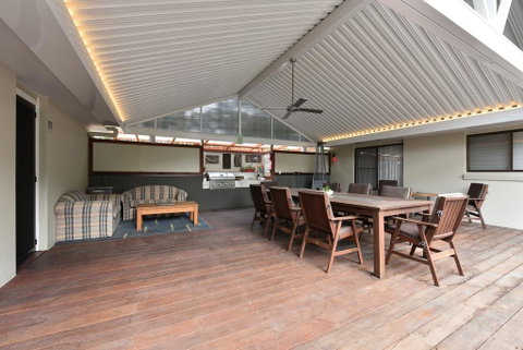 Marbles On Lovedale - Sunshine Coast Tourism 3