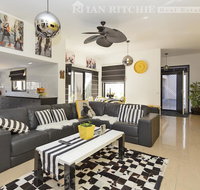 Marilyns Place Private  Spacious  Central - Holiday Sunshine Coast