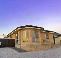 Marina Holiday Home - Sunshine Coast Tourism