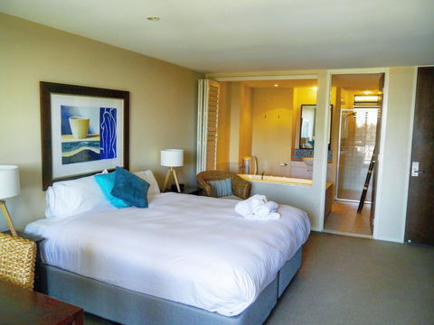Marine Boutique Apartments - Holiday Sunshine Coast 3