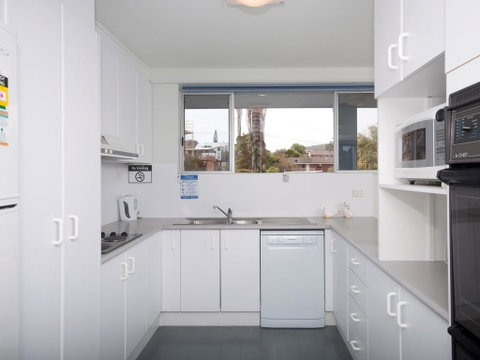 Marine Drive, Cirrus, Unit 6, 44 - Sunshine Coast Tourism 3