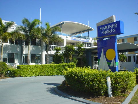 Mariner Shores Club - Sunshine Coast Tourism 0