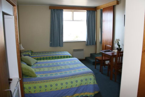 Marquis Hotel Motel - Sunshine Coast Tourism 2