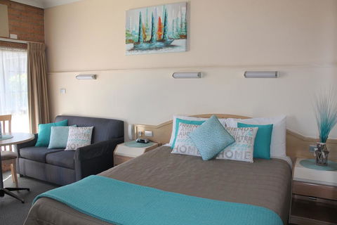 Marriott Park Motel - Sunshine Coast Tourism 1