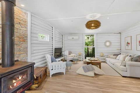 MARTHA COTTAGE - MT MARTHA - Holiday Sunshine Coast 0