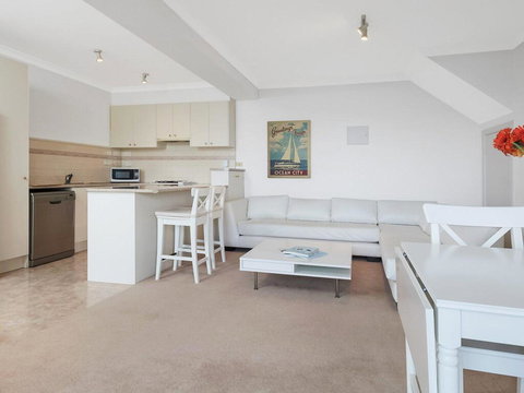 Martha's Villa - Sunshine Coast Tourism 3