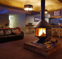 Matterhorn Lodge - Sunshine Coast Tourism