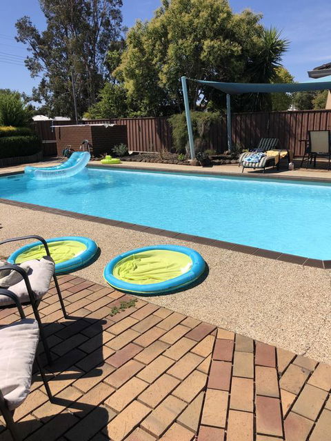 Maudie Bells - Sunshine Coast Tourism 0