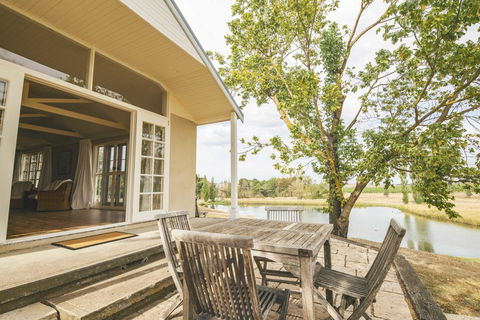 Mayfield Vineyard - Holiday Sunshine Coast 2