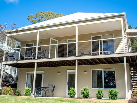 McMillans Villa 18 Metung - Sunshine Coast Tourism 0